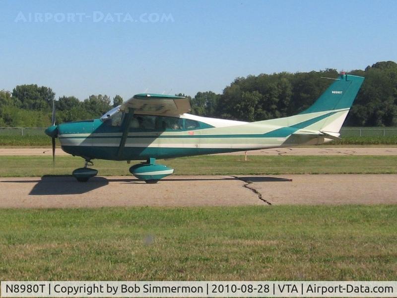 N8980T, 1960 Cessna 182C Skylane C/N 52880, Departing the Newark, Ohio breakfast fly-in