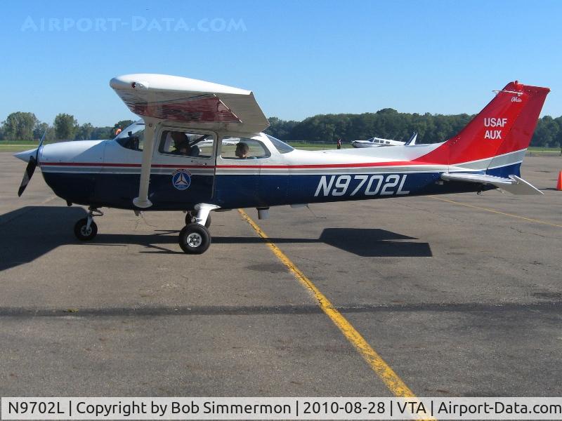N9702L, 1986 Cessna 172P C/N 17276600, Departing the Newark, Ohio breakfast fly-in