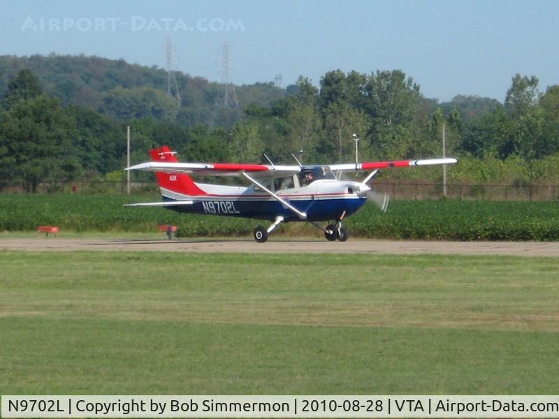 N9702L, 1986 Cessna 172P C/N 17276600, Departing the Newark, Ohio breakfast fly-in