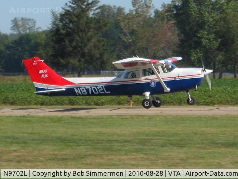 N9702L, 1986 Cessna 172P C/N 17276600, Departing the Newark, Ohio breakfast fly-in