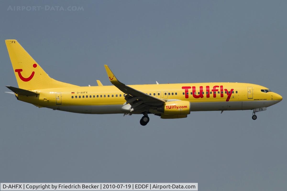 D-AHFX, 2001 Boeing 737-8K5 C/N 30416, short final RW07L