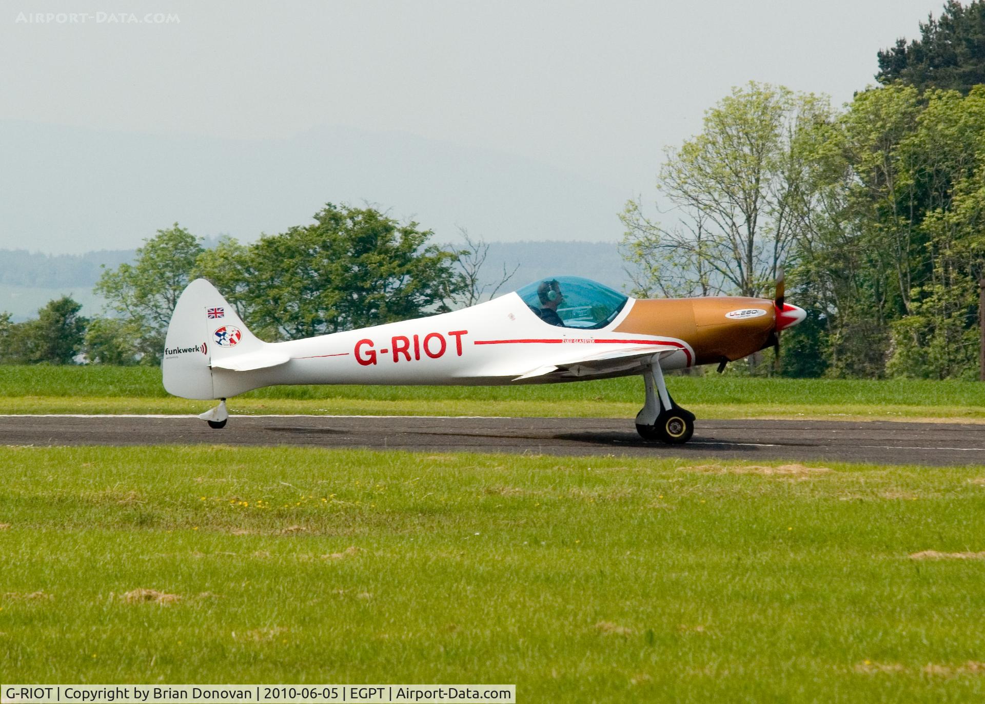 G-RIOT, 2008 Silence Twister C/N PFA 329-14700, Twister Duo. 
Heart of Scotland Airshow, Perth