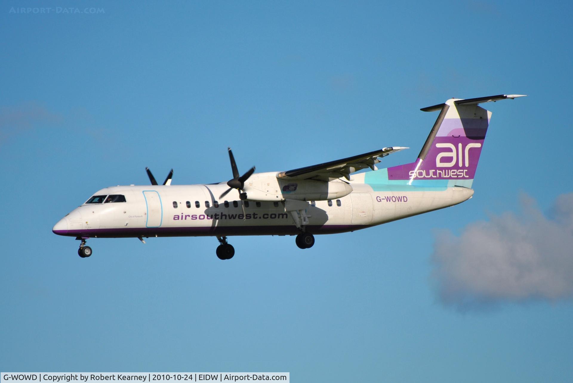 G-WOWD, 1991 De Havilland Canada DHC-8-311 Dash 8 C/N 286, WOW on short finals