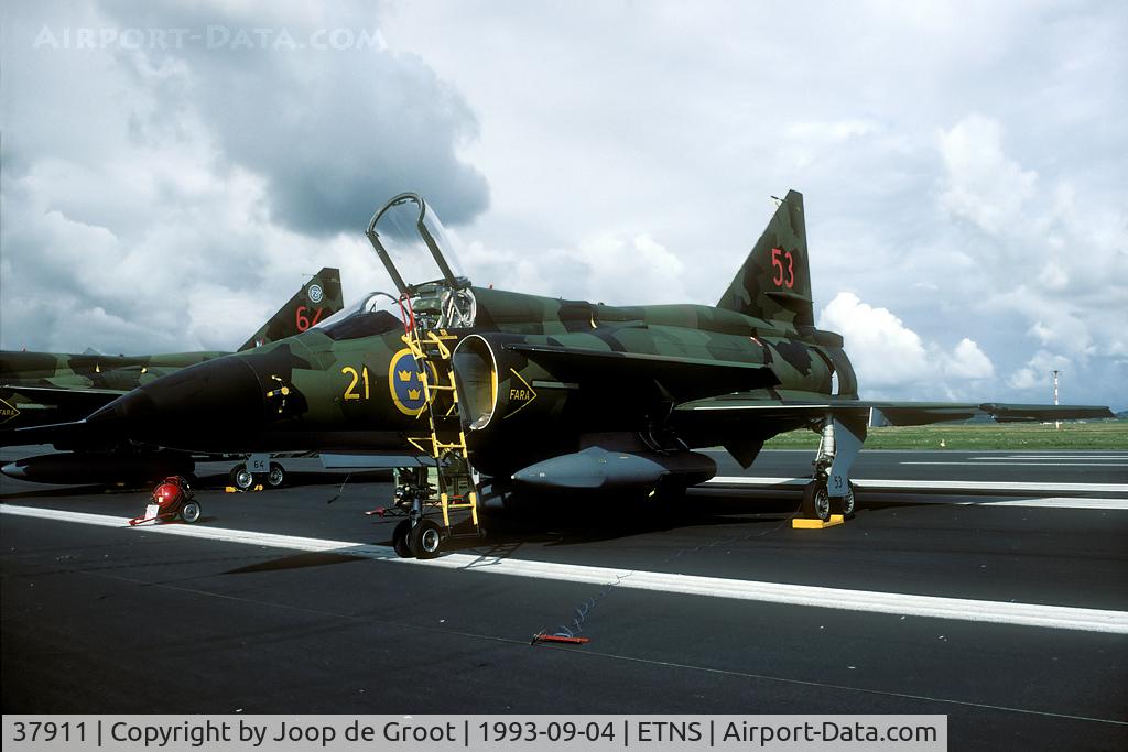 37911, Saab AJSH 37 Viggen C/N 37911, The SH37 and SF37 were the two recce versions of the Viggen. The SH37 was widely used for naval recce in the Baltic Sea.