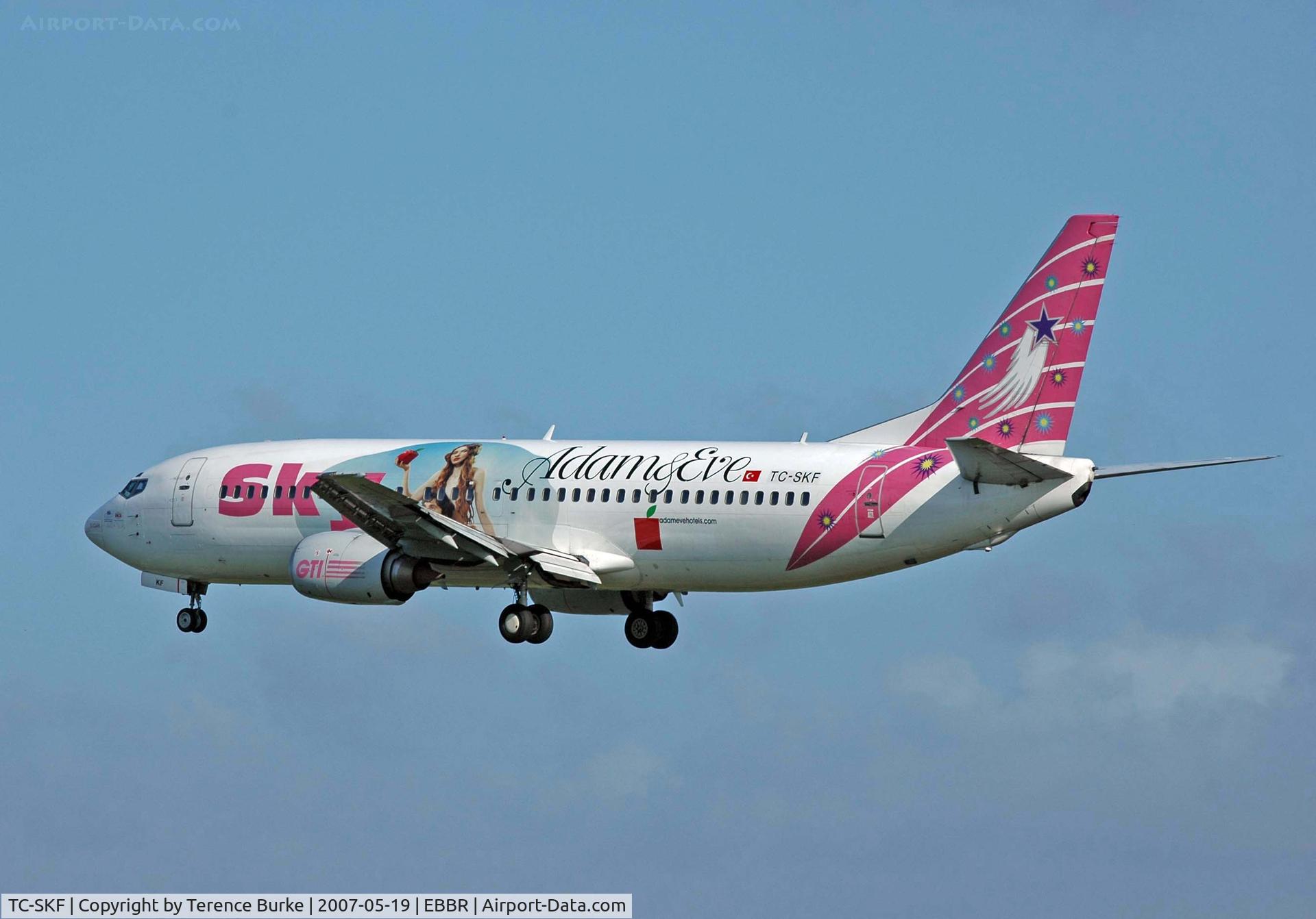 TC-SKF, 1993 Boeing 737-4Q8 C/N 26291/2513, Landing at Brussels