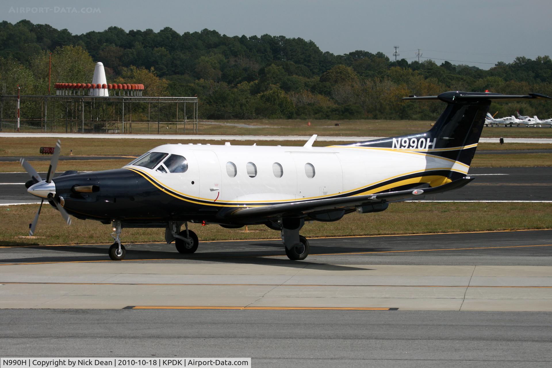 N990H, 2009 Pilatus PC-12/47E C/N 1195, KPDK NBAA 2010