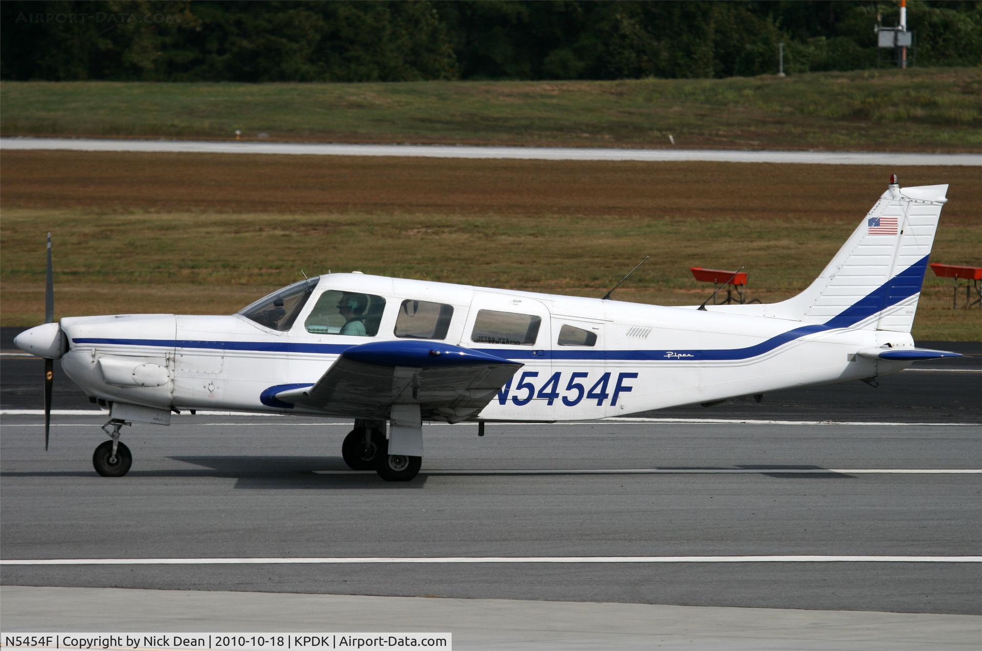 N5454F, 1976 Piper PA-32R-300 Cherokee Lance C/N 32R-7780012, KPDK NBAA 2010