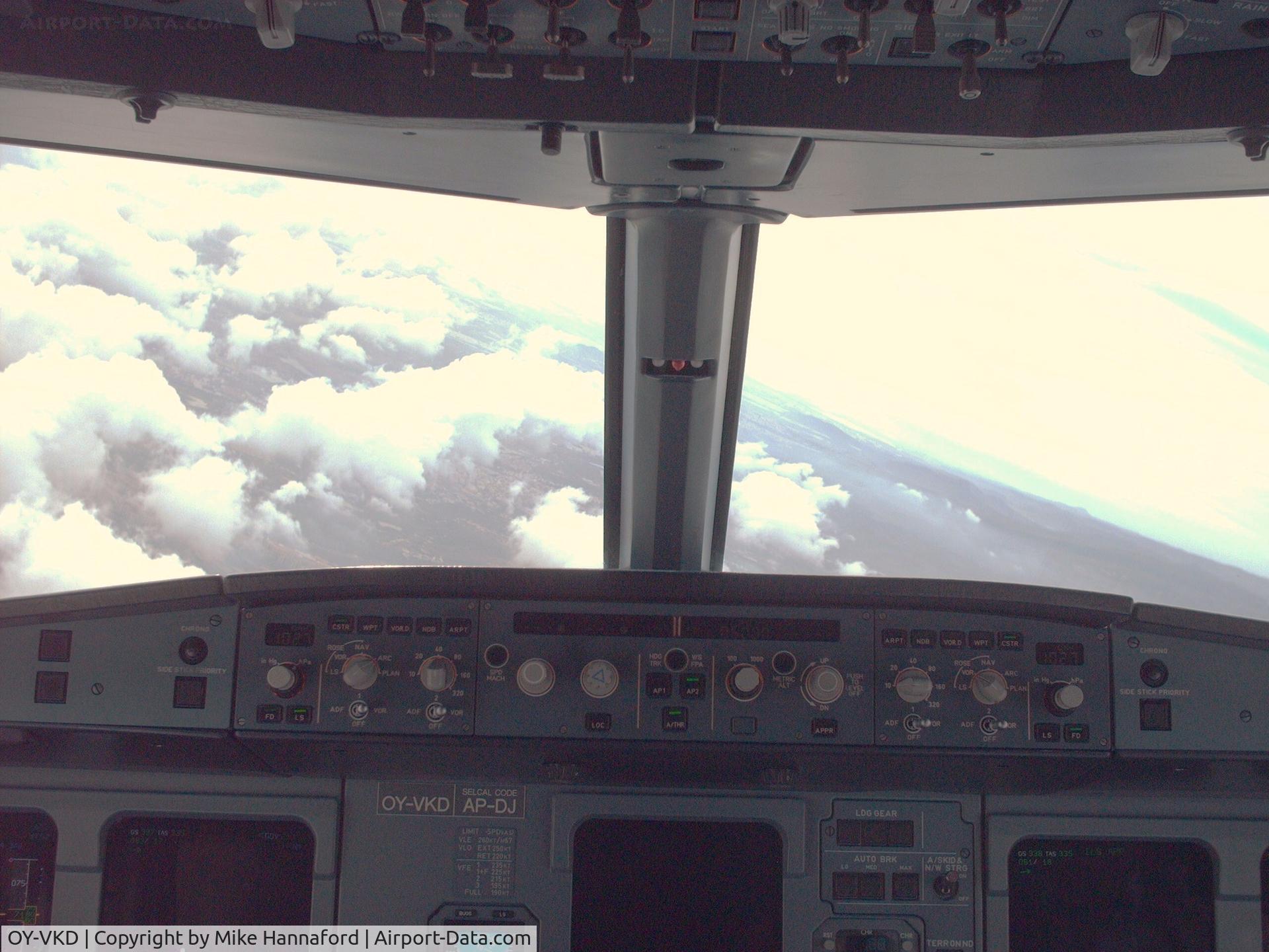 OY-VKD, 2003 Airbus A321-211 C/N 1960, V/S 2500 FPM
