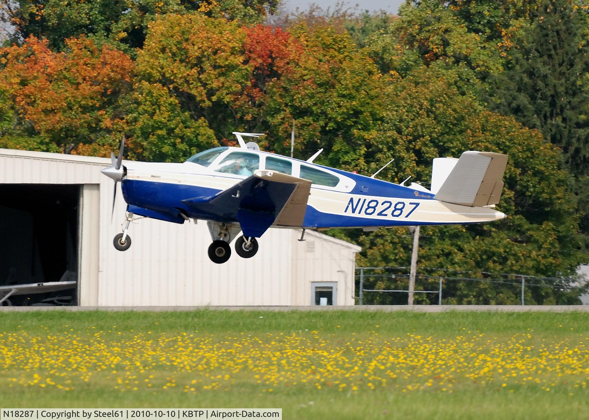 N18287, 1977 Beech V35B Bonanza C/N D-10032, Departing runway 26
