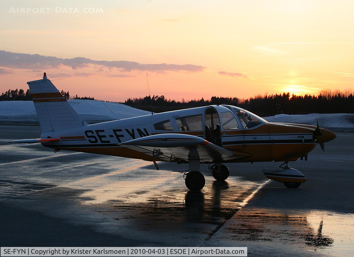 SE-FYN, 1971 Piper PA-28-180 Cherokee F C/N 28-7105152, Winter flying in Sweden. The last ray of light this day.