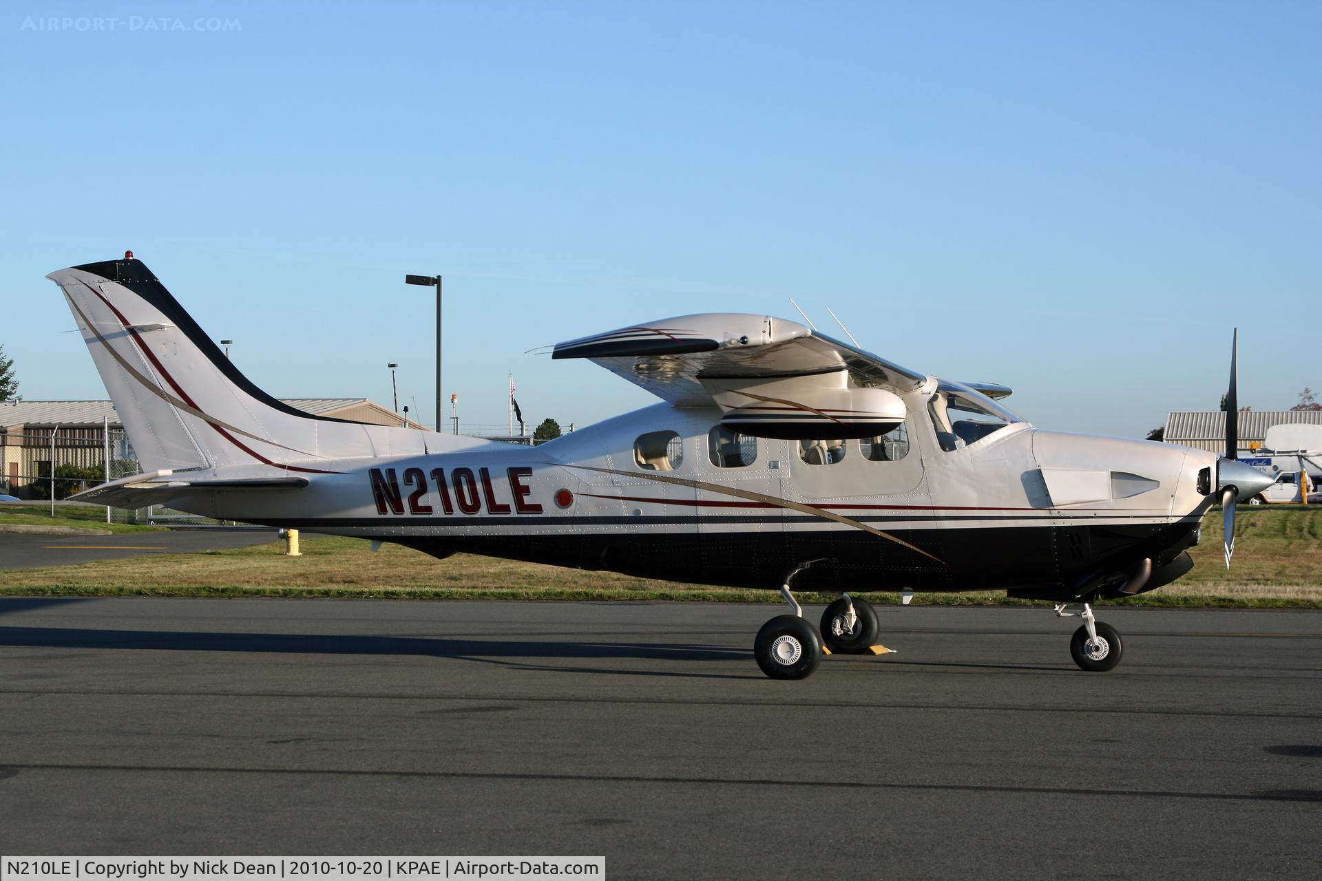 N210LE, Cessna P210N Pressurised Centurion C/N P21000825, KPAE