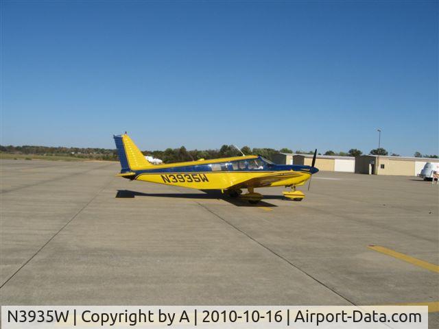 N3935W, 1967 Piper PA-32-260 Cherokee Six C/N 32-884, 1967 Piper PA-32-260