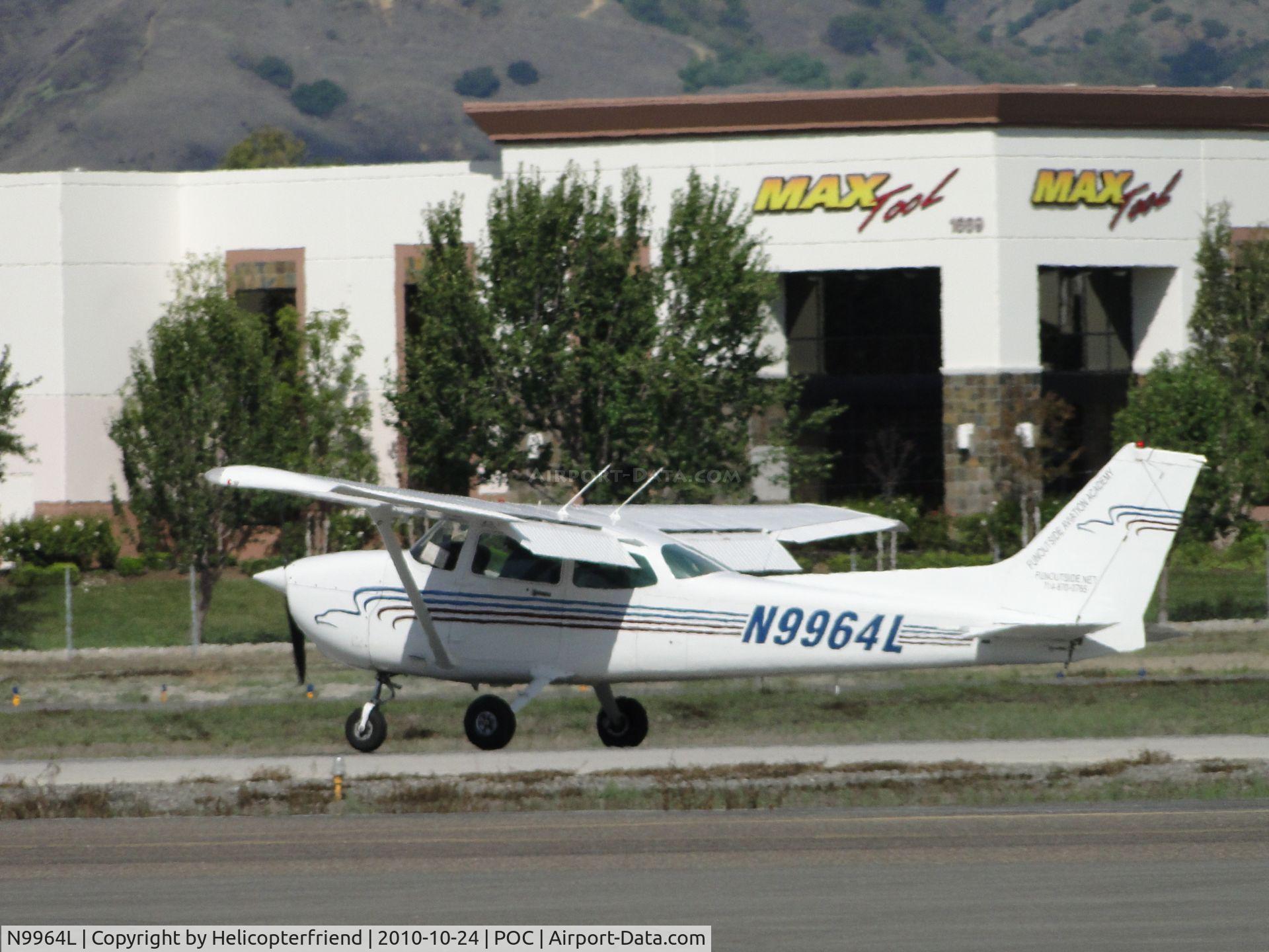 N9964L, 1986 Cessna 172P C/N 17276652, Rolling out after landing at Brackett
