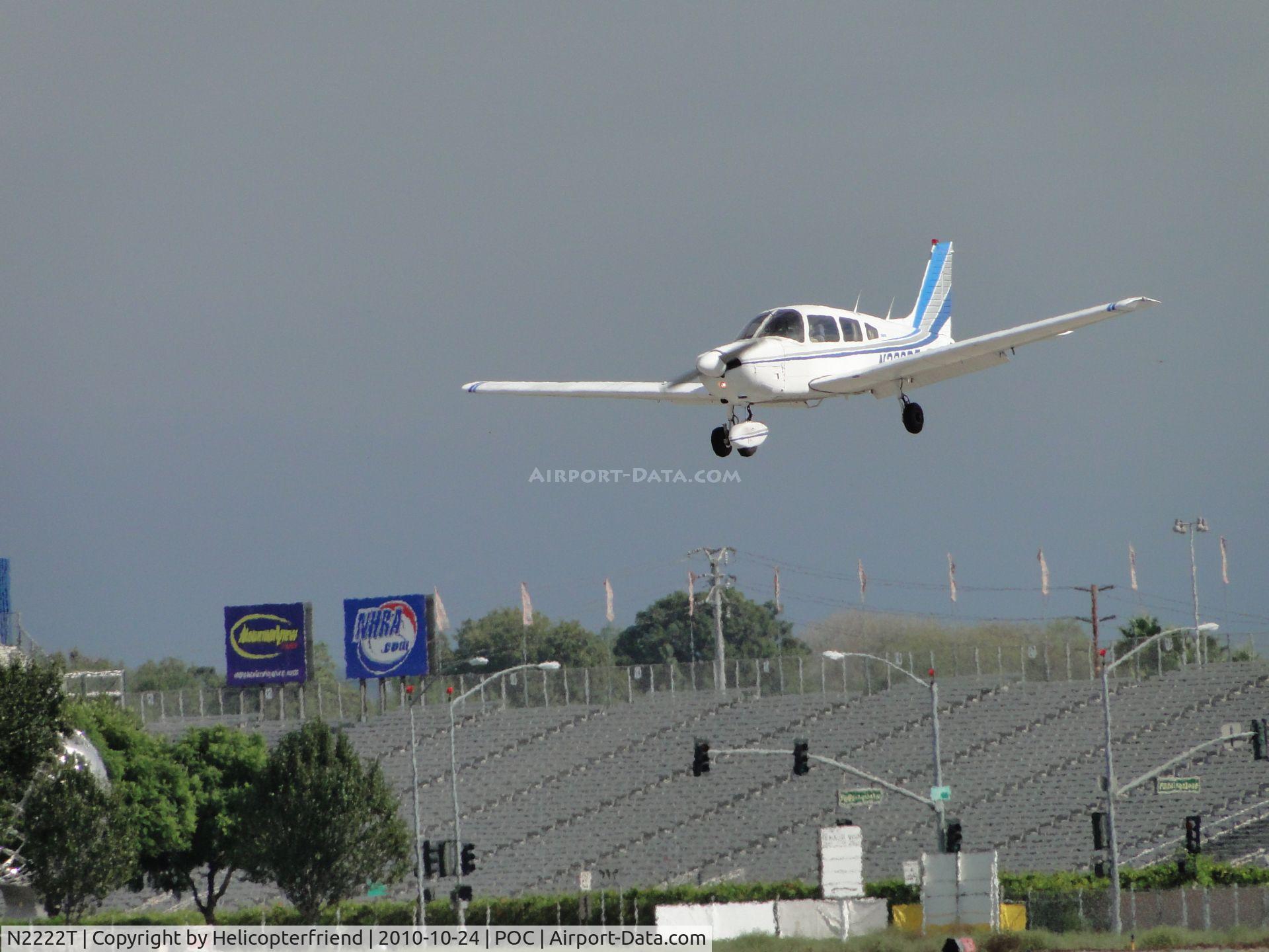 N2222T, 1978 Piper PA-28-181 C/N 28-7890490, On final approach to runway 26L