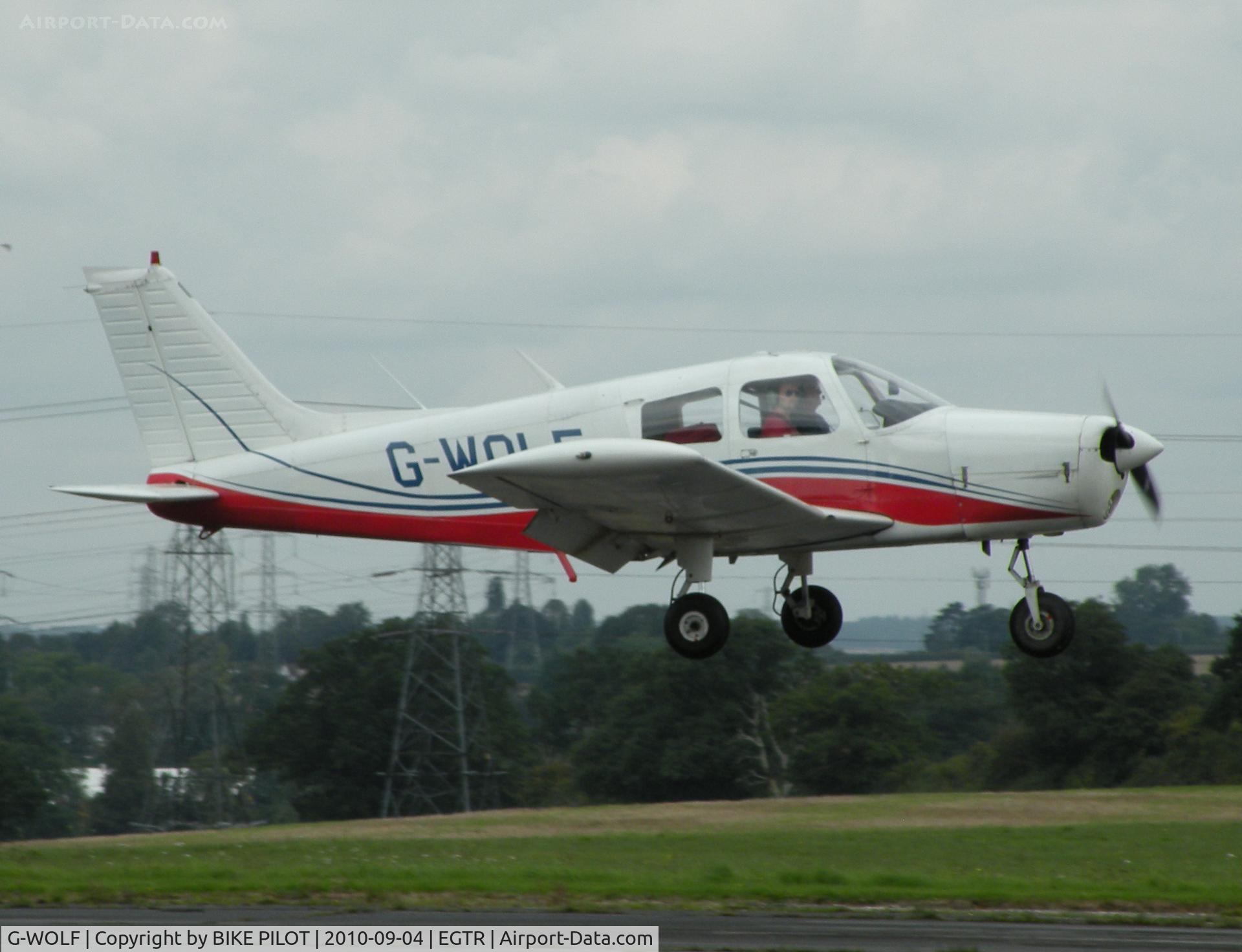 G-WOLF, 1974 Piper PA-28-140 Cherokee Cruiser C/N 28-7425439, Finals rwy 08.