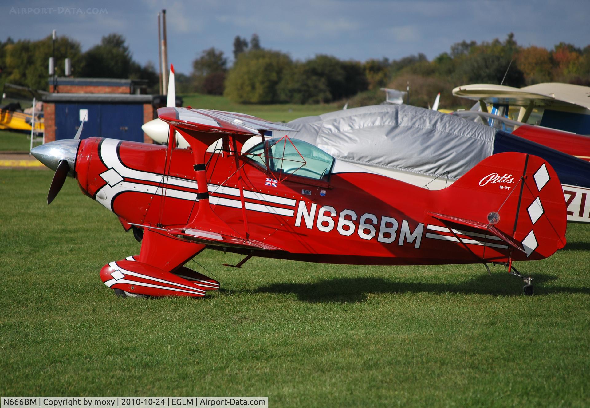 N666BM, 1991 Aviat Pitts S-1T Special C/N 1057, Aviat Pitts S-1T at White Waltham