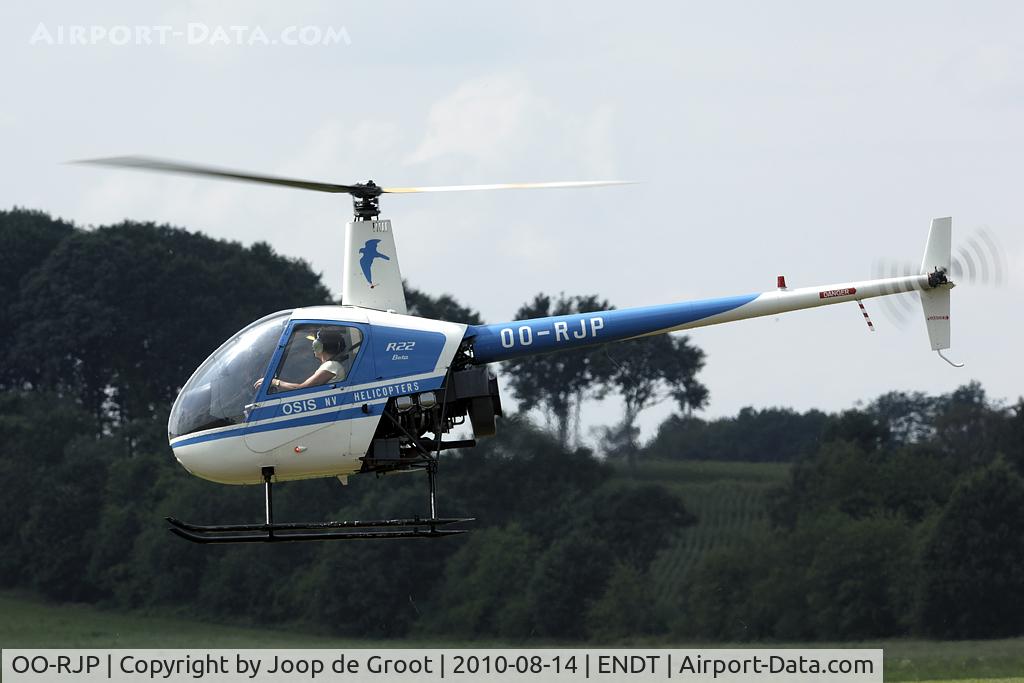 OO-RJP, Robinson R22 Beta C/N 1867, arrival for the Diest oldtimer fly-in.