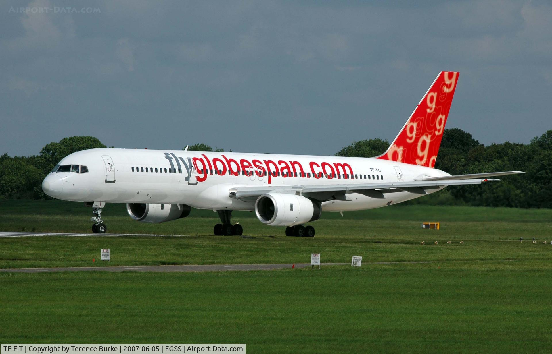 TF-FIT, 1994 Boeing 757-256 C/N 26244, Line up for 