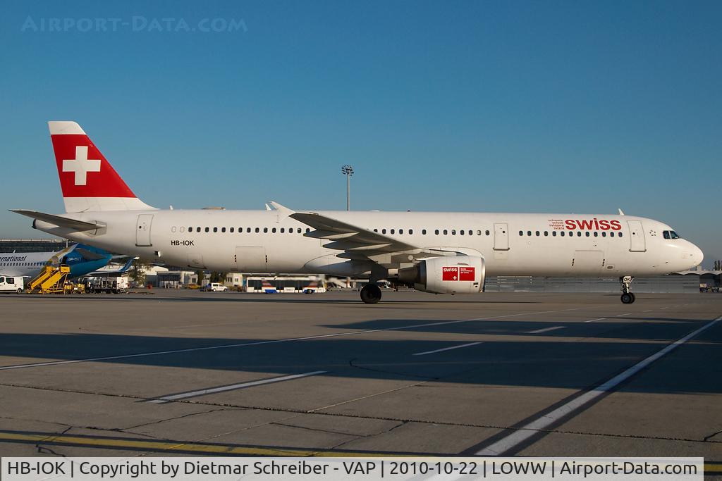 HB-IOK, 1999 Airbus A321-111 C/N 987, Swiss A321