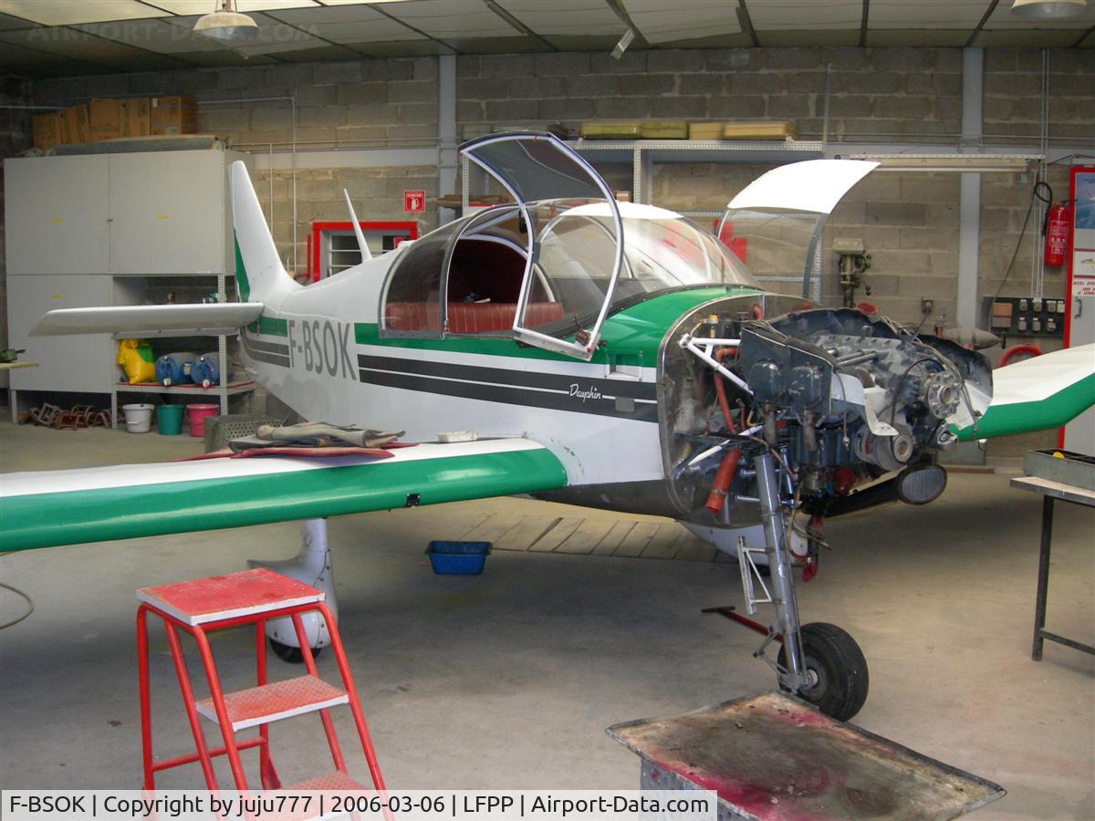 F-BSOK, Robin DR-300-120 Petit Prince C/N 574, on ground maintenance