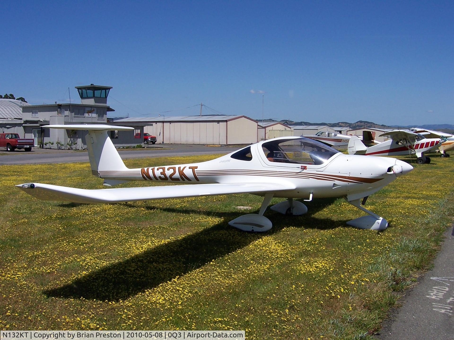 N132KT, 2001 Diamond DA-20C-1 Eclipse C/N C0151, Diamond Eclipse at Schellville/Sonoma, Ca.