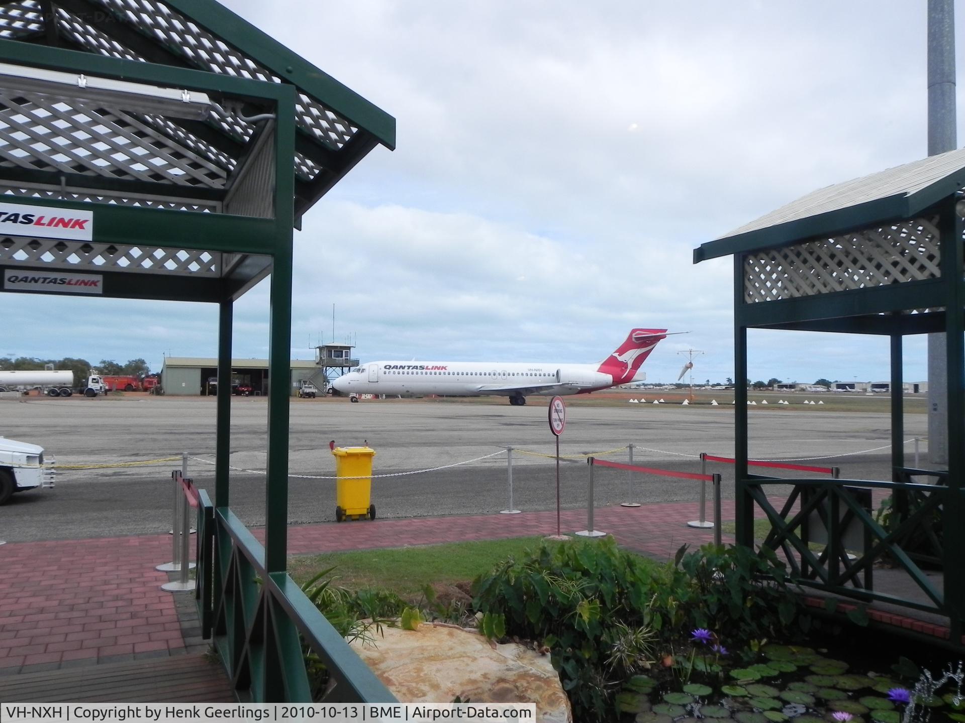 VH-NXH, 1999 Boeing 717-2K9 C/N 55055, Arrival of B717 at BME, QantasLink