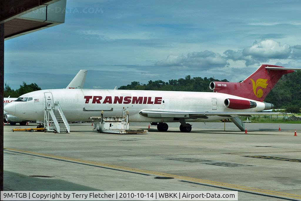 9M-TGB, 1982 Boeing 727-2F2F C/N 22998, Transmile 's Boeing 727-2F2/Adv(F), c/n: 22998
at Kota Kinabalu