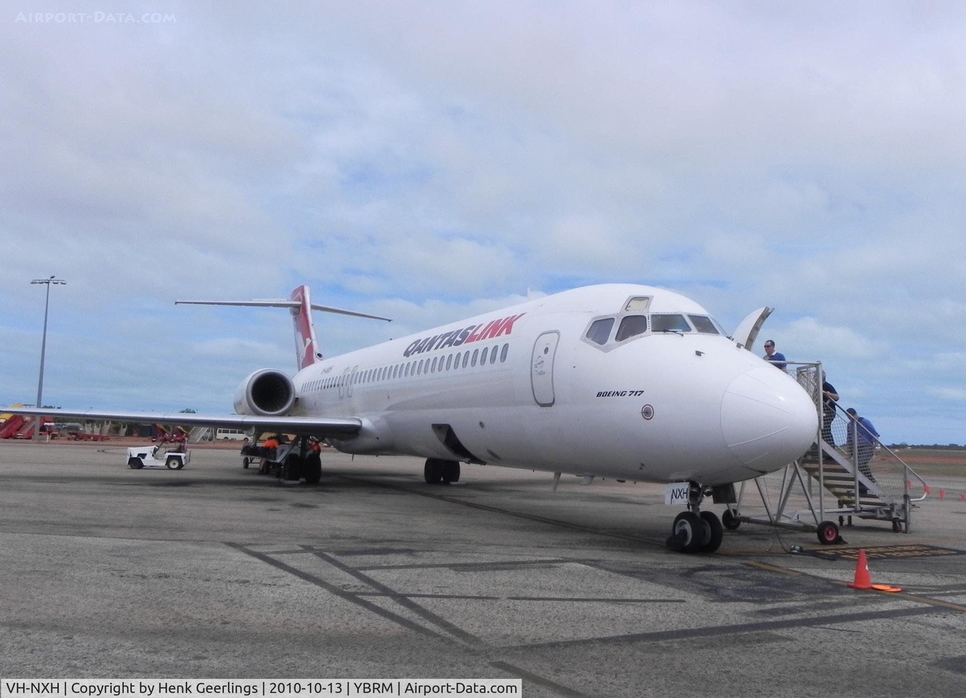 VH-NXH, 1999 Boeing 717-2K9 C/N 55055, Ready for departure to Perth