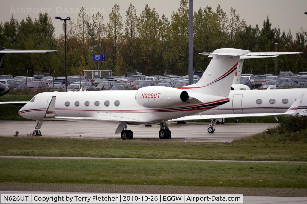 N626UT, 2001 Gulfstream Aerospace G-V C/N 648, 2001 Gulfstream Aerospace G-V, c/n: 648 at Luton