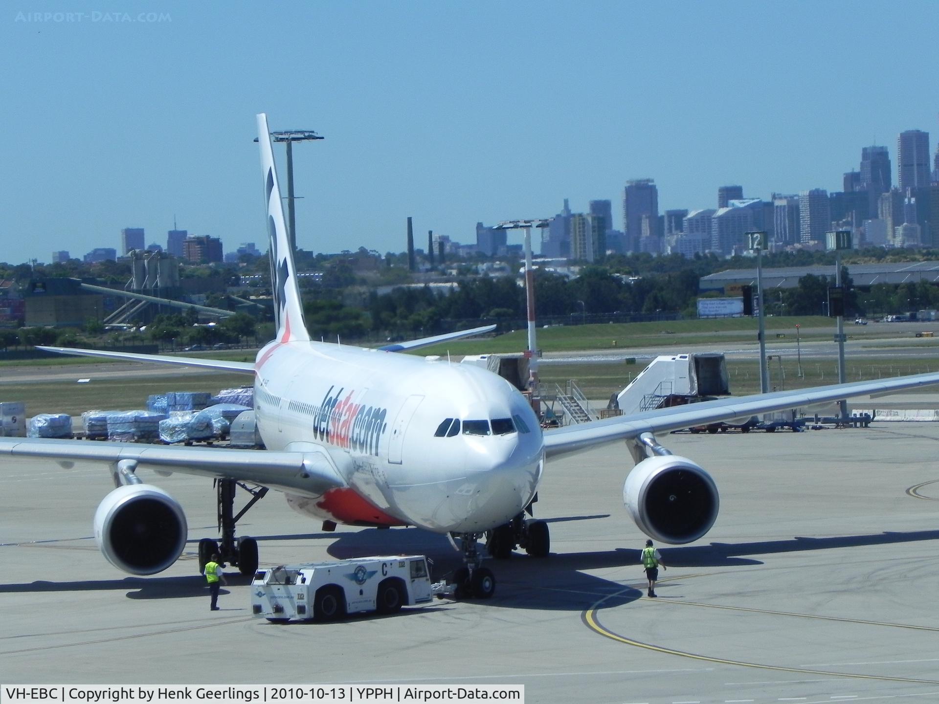 VH-EBC, 2003 Airbus A330-201 C/N 0506, Ready for dep.
