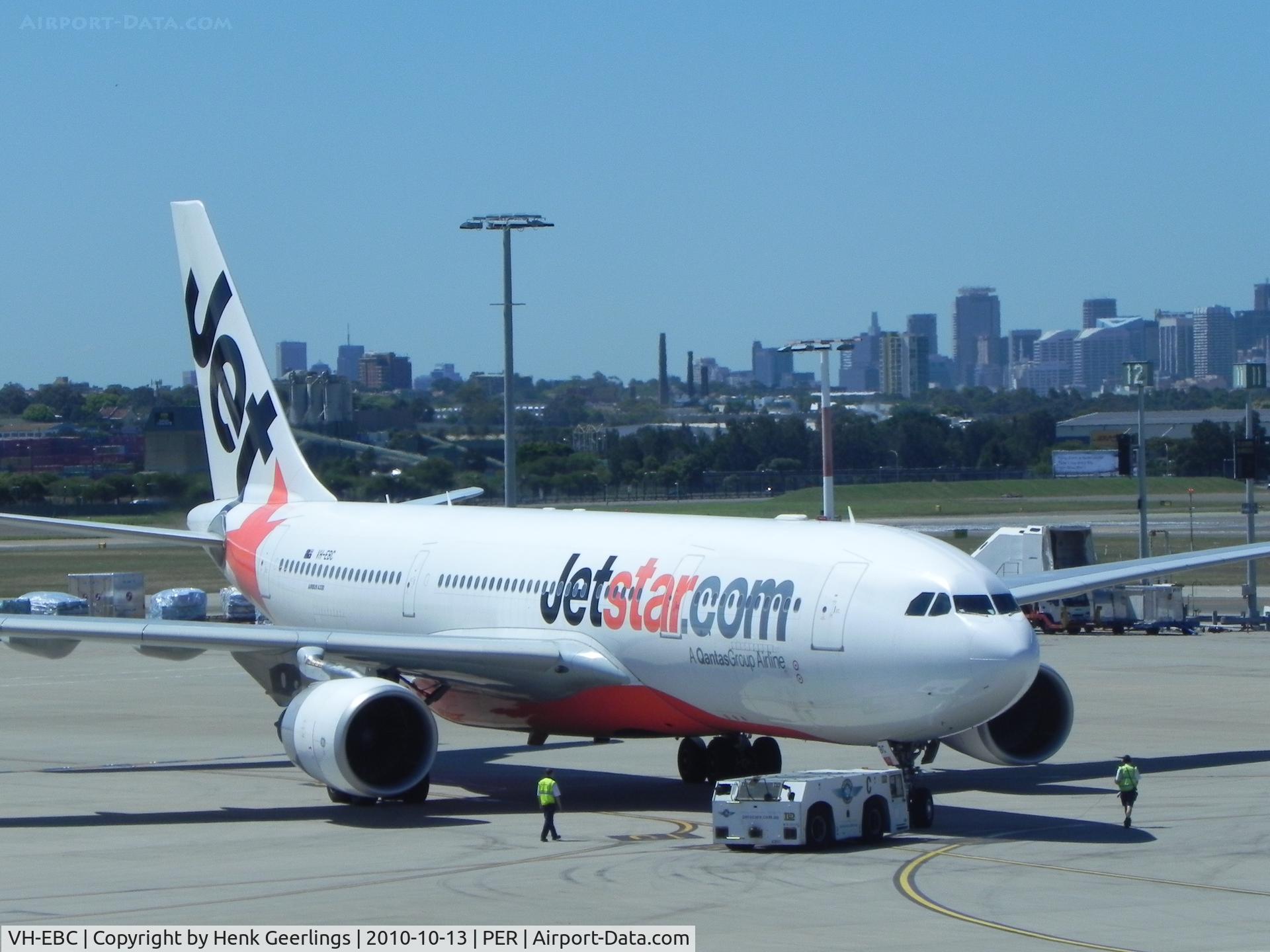 VH-EBC, 2003 Airbus A330-201 C/N 0506, Perth , dep. Jetstar