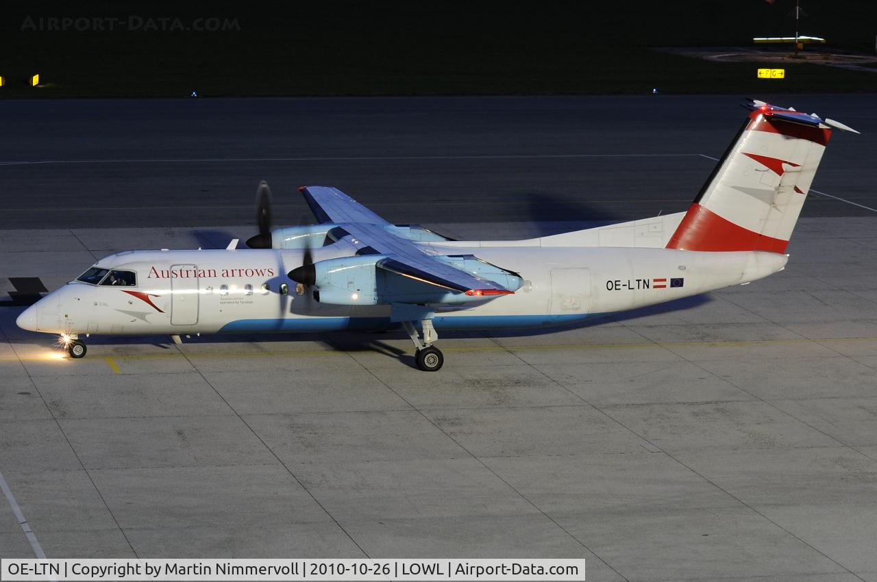 OE-LTN, 1998 De Havilland Canada DHC-8-314Q Dash 8 C/N 531, Austrian arrows