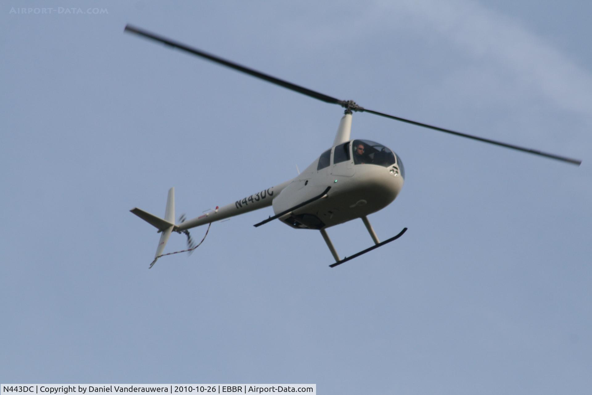 N443DC, 1996 Robinson R-44 Astro C/N 0284, in flight
