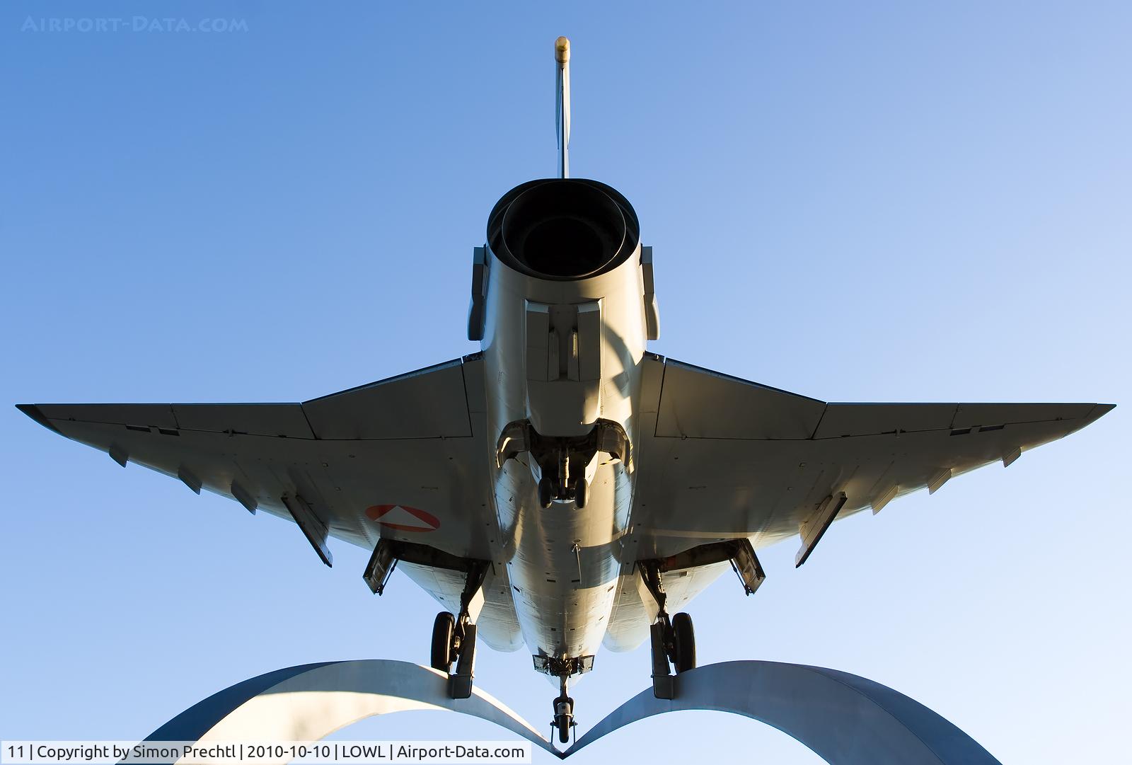 11, Saab J-35Oe MkII Draken C/N 35-1411, 11 @ Hoersching Air Base
