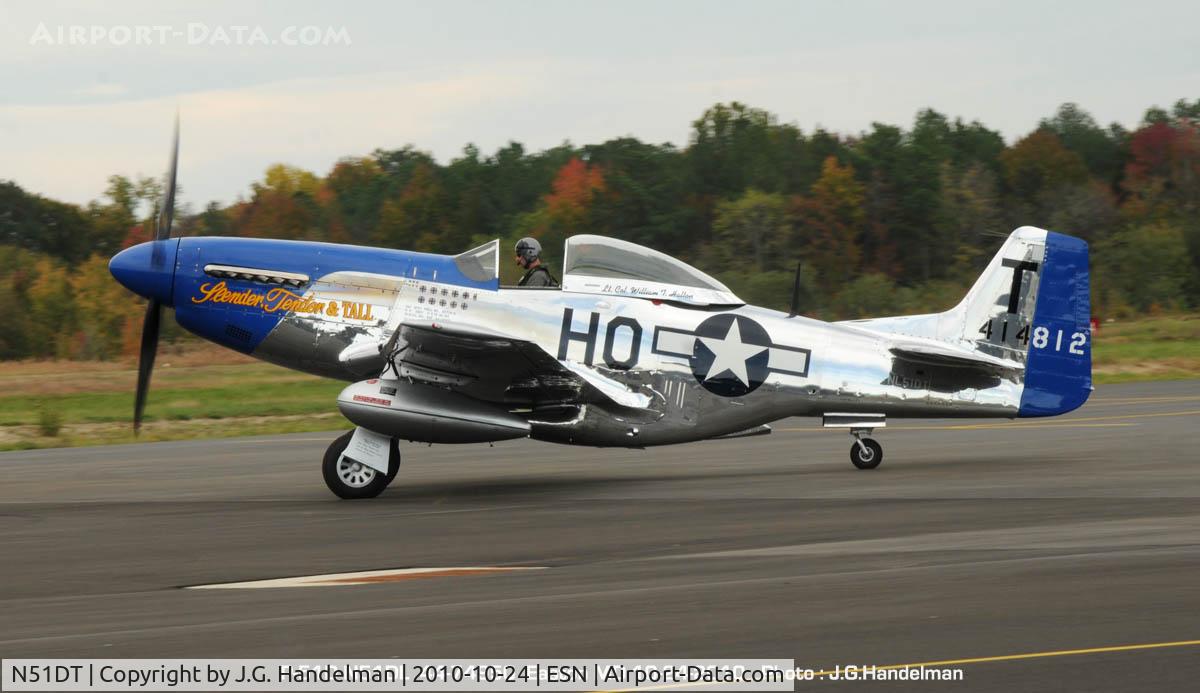 N51DT, 1957 North American/aero Classics P-51D C/N 44-74950, Taxiing at ESN