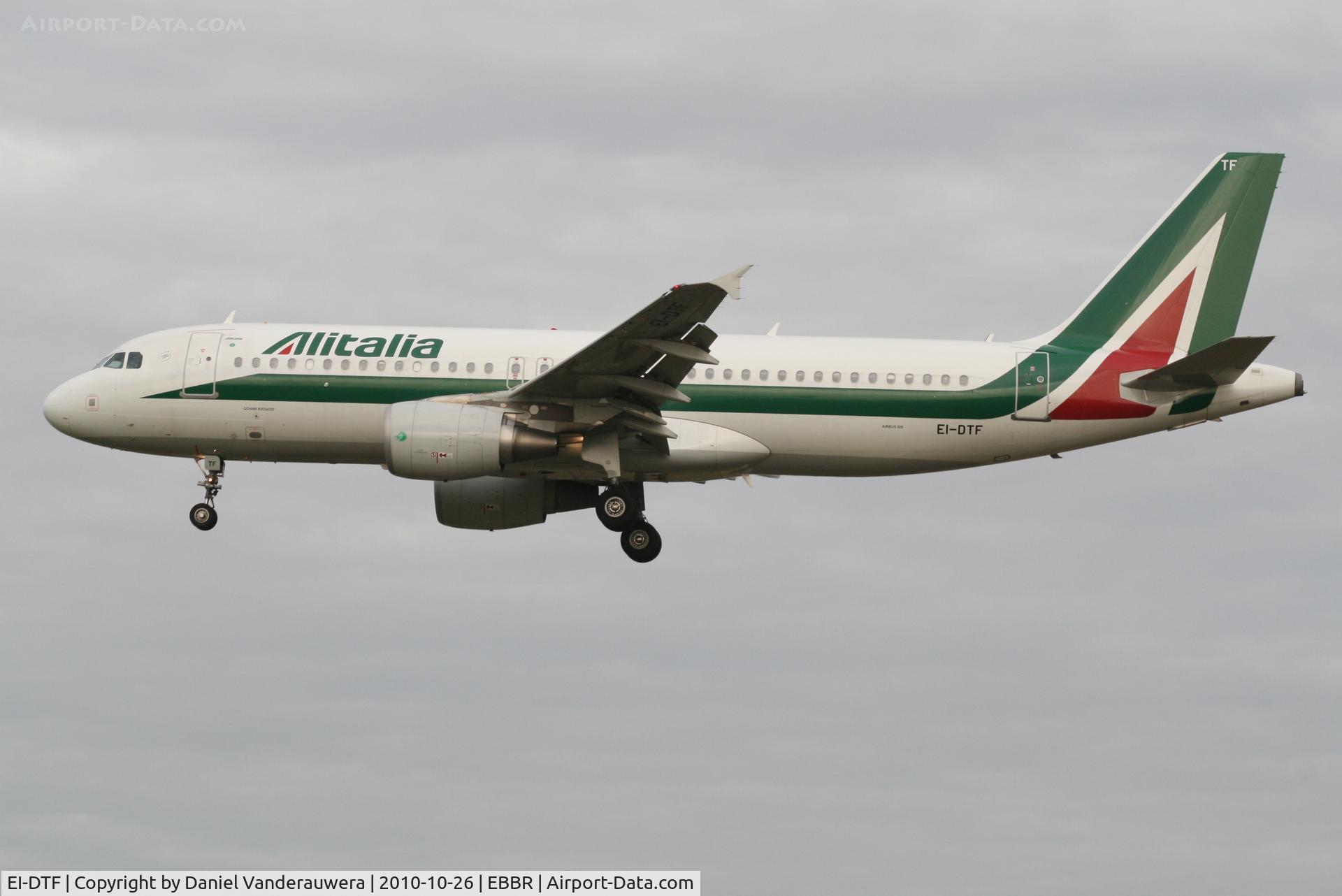 EI-DTF, 2009 Airbus A320-216 C/N 3906, Flight AZ156 is descending to RWY 25L