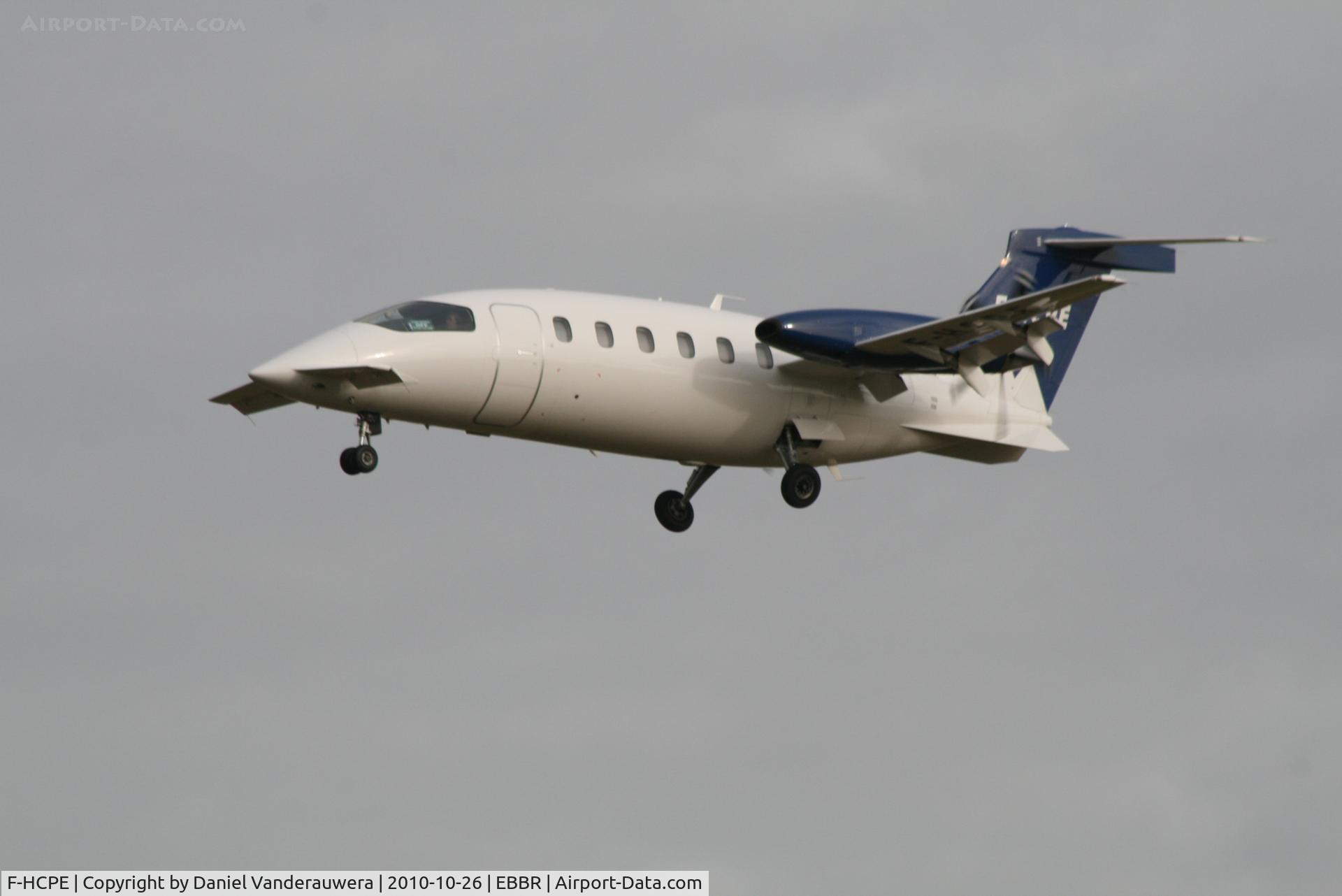 F-HCPE, 2008 Piaggio P-180 Avanti II C/N 1144, On approach to RWY 25L