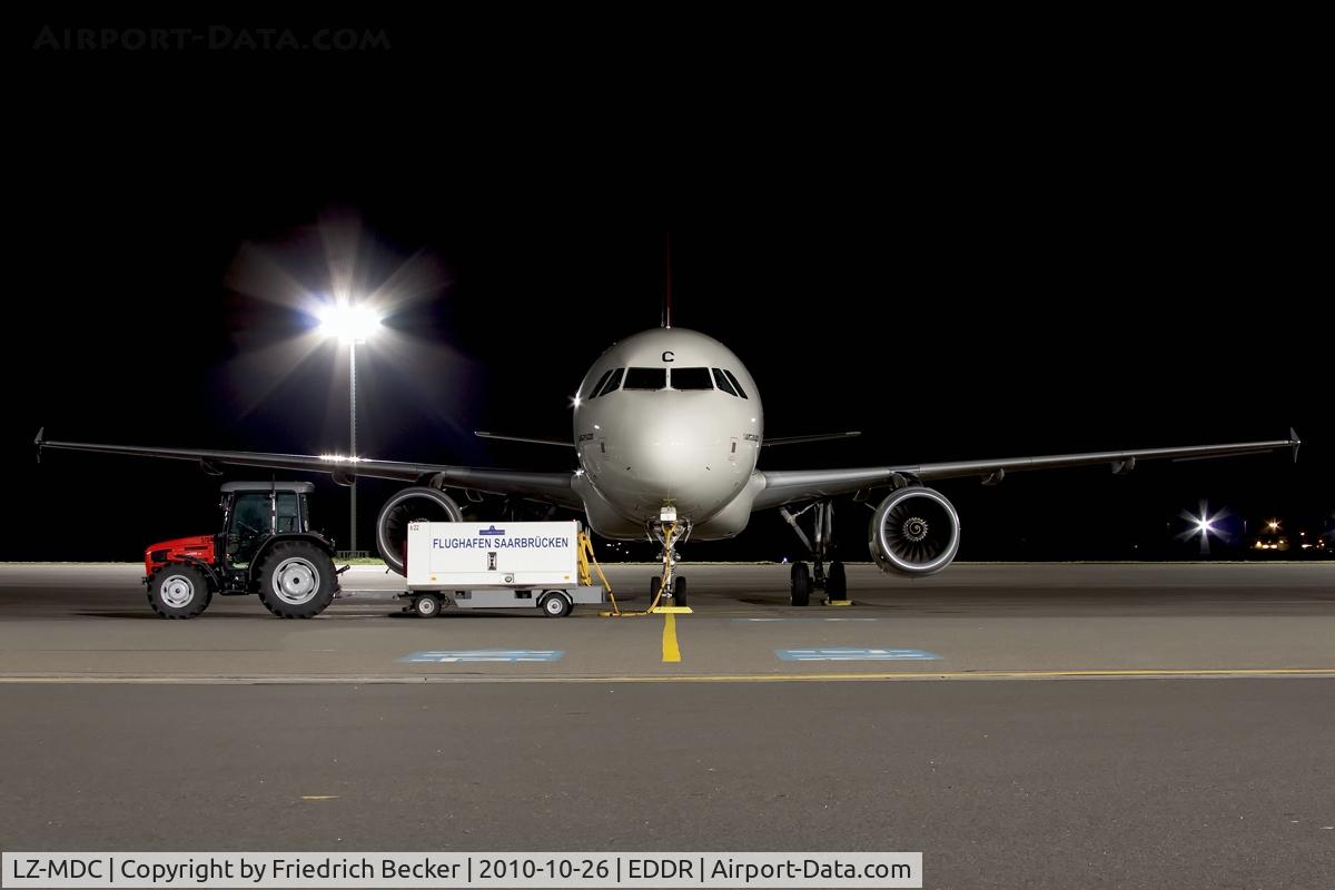 LZ-MDC, 2010 Airbus A320-232 C/N 4270, Air Via A320 during a night stop at Saarbrücken