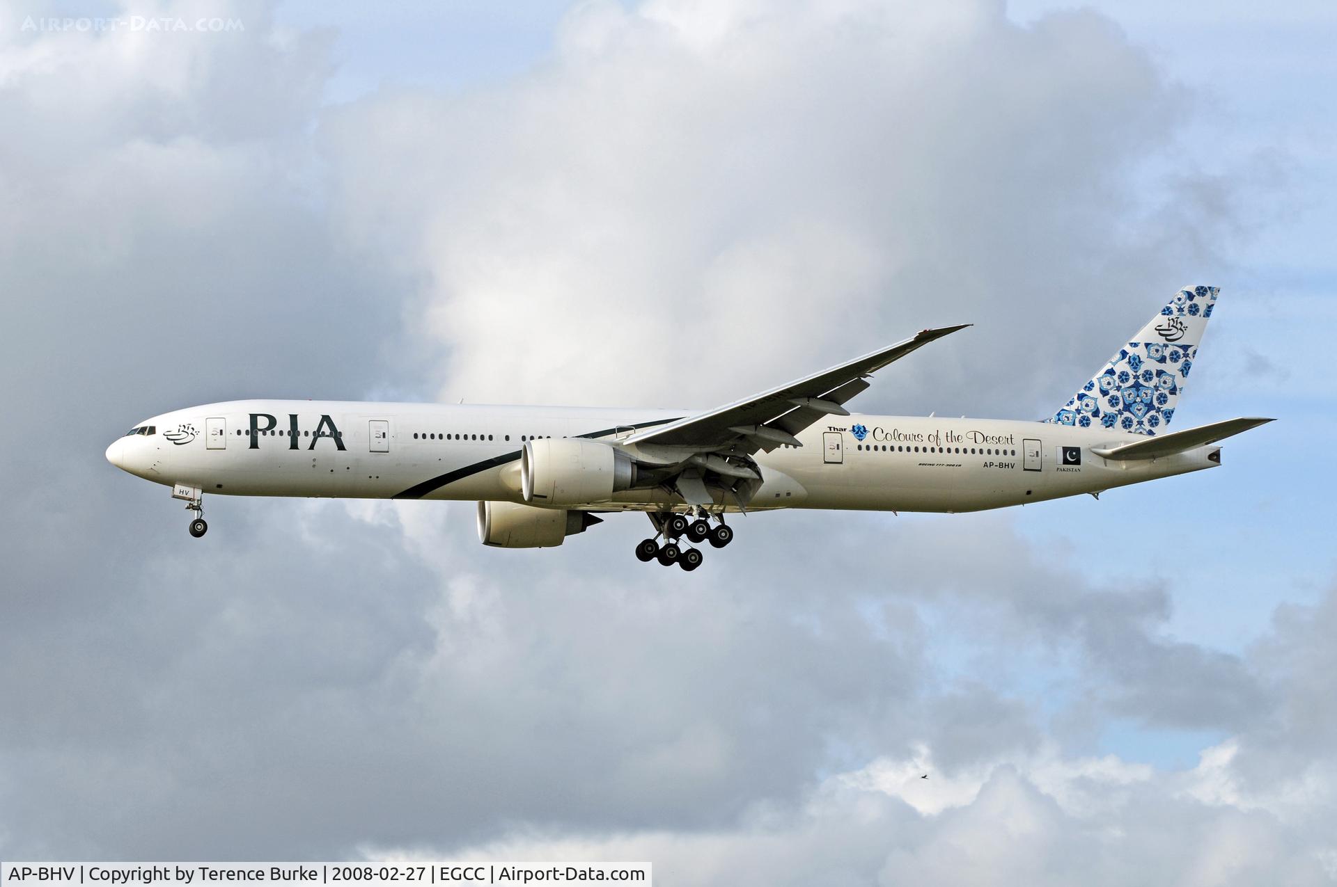 AP-BHV, 2006 Boeing 777-340/ER C/N 33778, Manchester