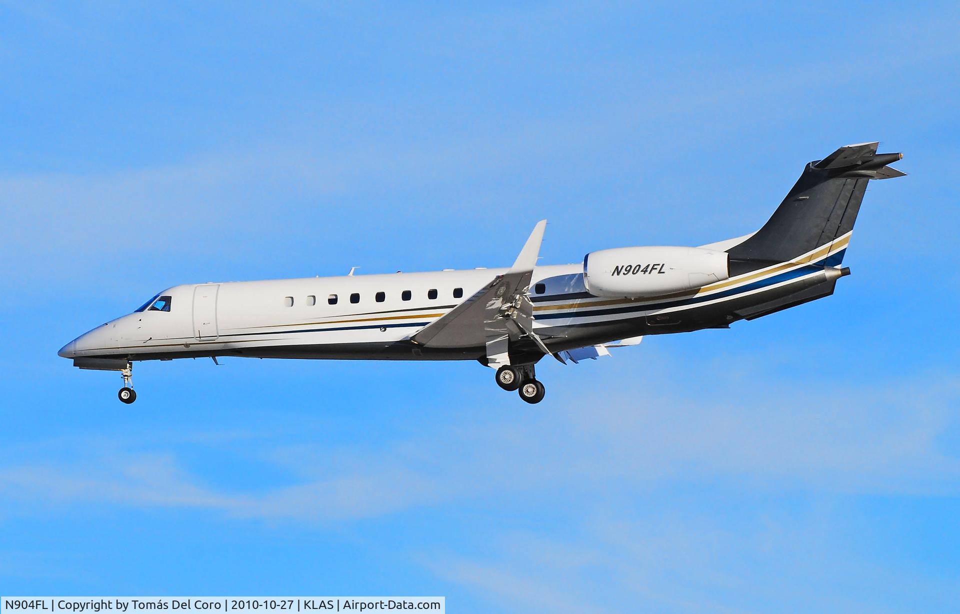 N904FL, 2004 Embraer EMB-135BJ Legacy C/N 145780, 2004 EMBRAER EMB-135BJ N904FL C/N 145780

Las Vegas - McCarran International (LAS / KLAS)
USA - Nevada
October 27, 2010
Photo: TDelCoro