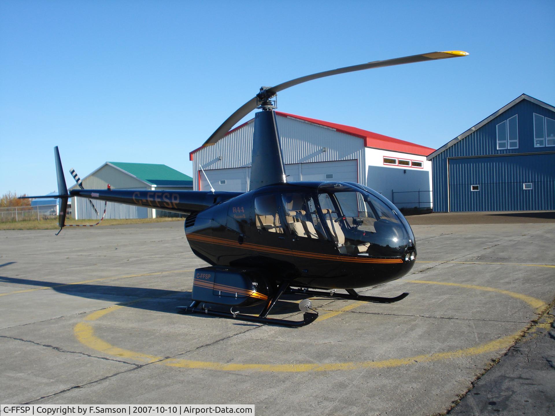 C-FFSP, 2005 Robinson R44 II C/N 10906, At Riviere du Loup airport