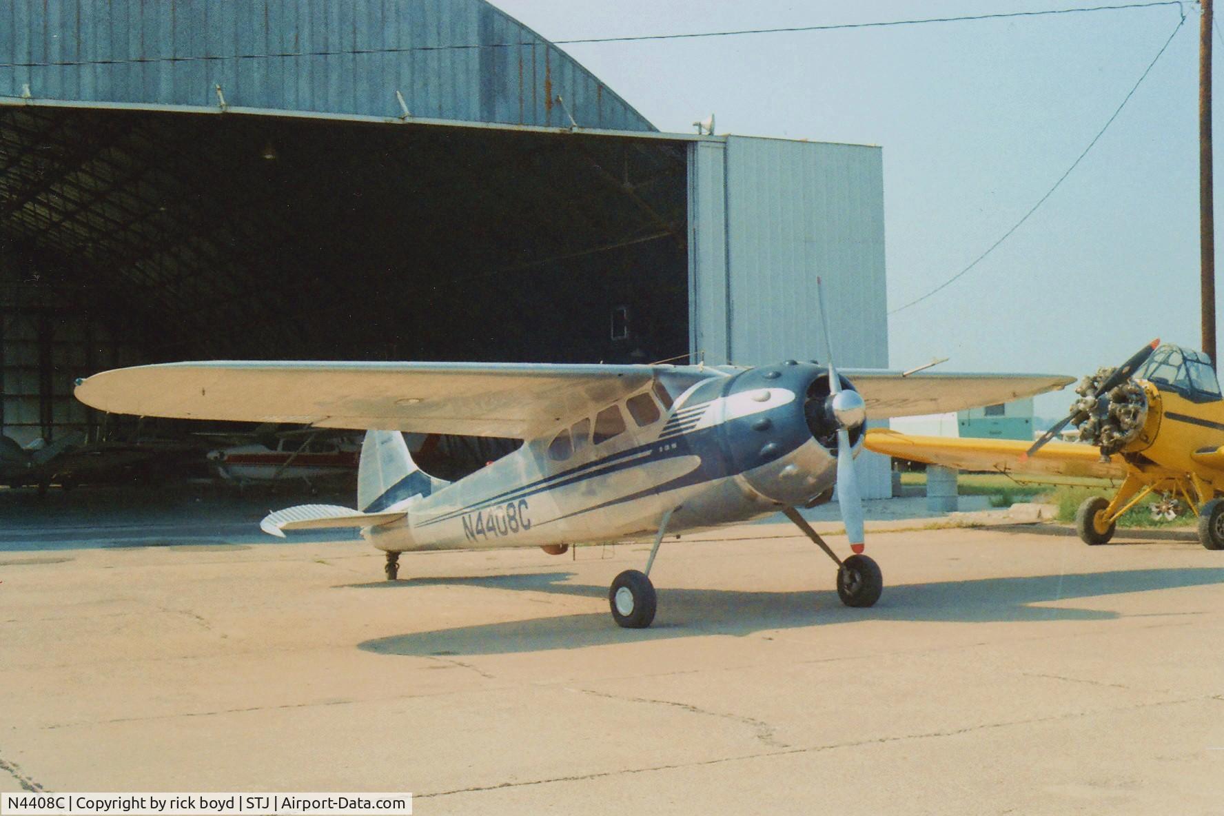 N4408C, 1952 Cessna 195 C/N 7993, looking good after 2yrs polishing by me