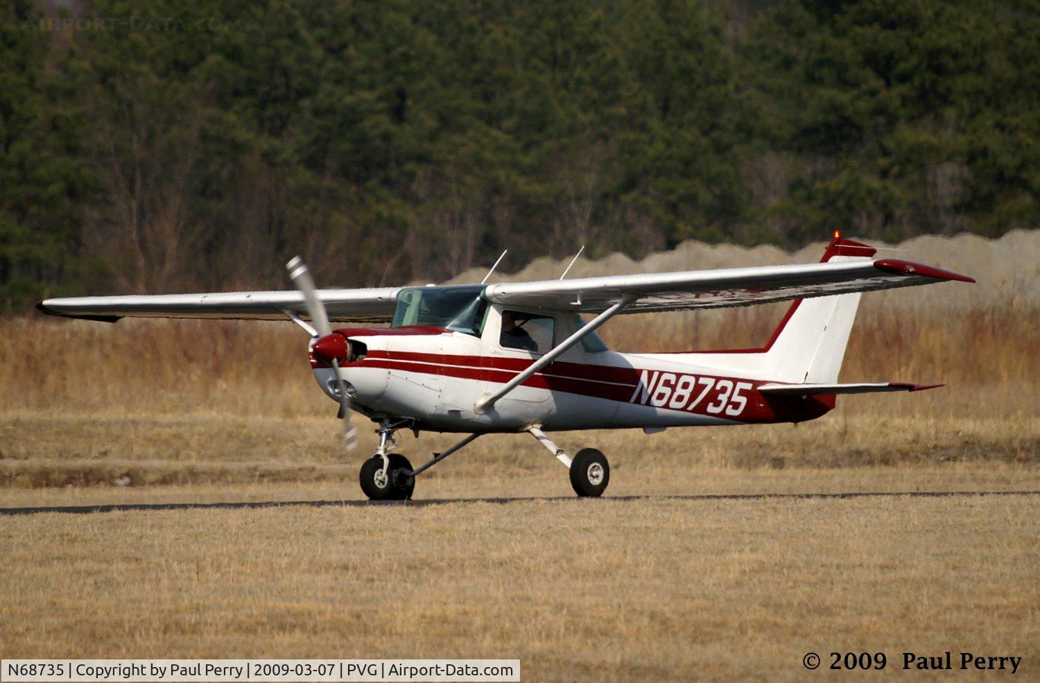 N68735, 1978 Cessna 152 C/N 15282345, Dropping in on a touch and go