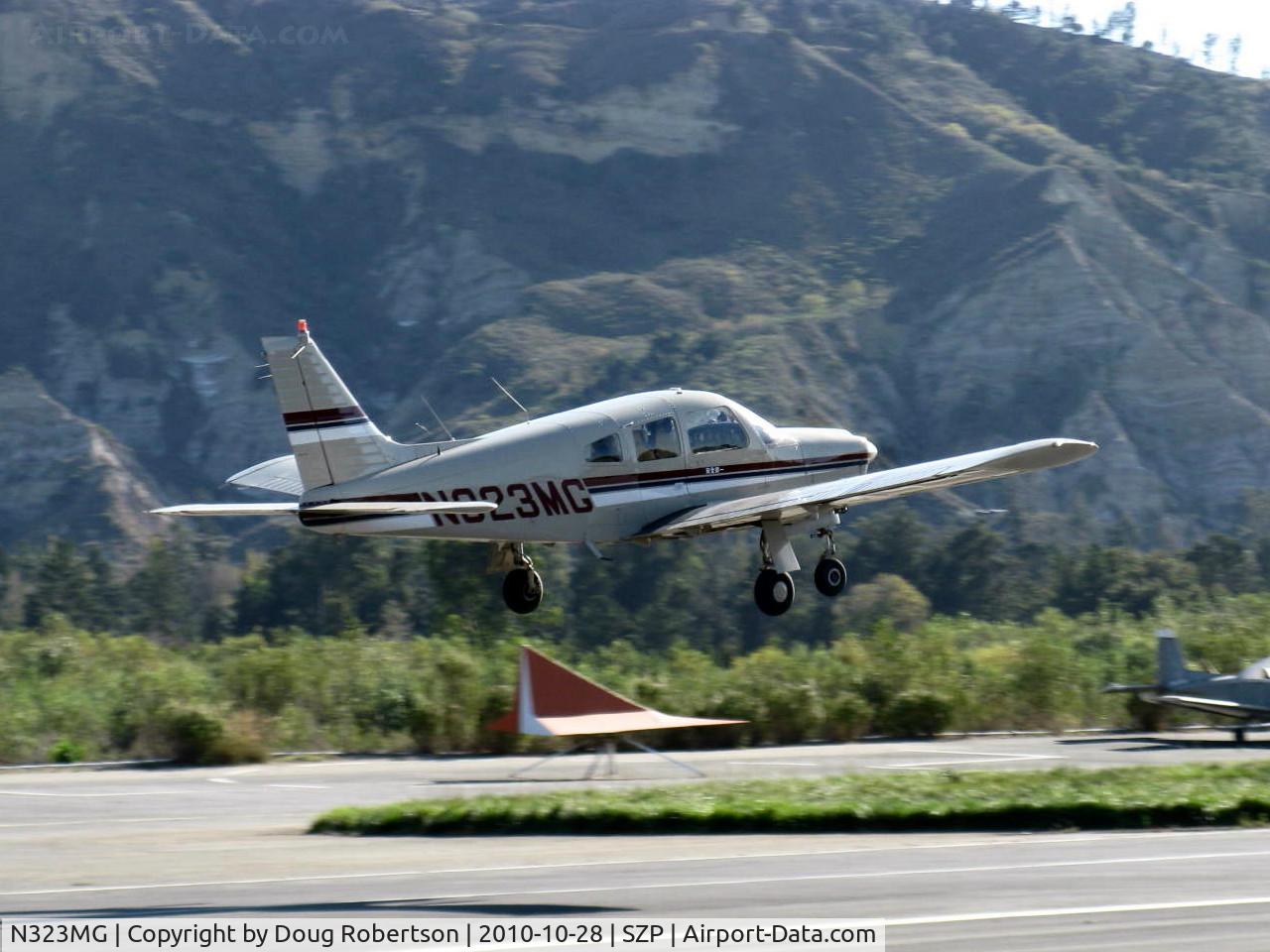 N323MG, 1976 Piper PA-28R-200 C/N 28R-7635256, 1976 Piper PA-28R-200B ARROW II, Lycoming IO-360-C1C 200 Hp, takeoff climb Rwy 22
