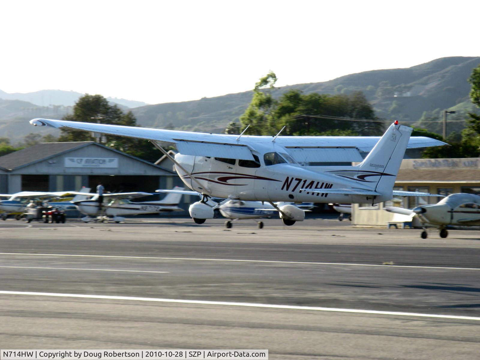 N714HW, 2005 Cessna 172S C/N 172S9855, 2005 Cessna 172S SKYHAWK SP, Lycoming IO-360-L2A 180 Hp, landing Rwy 22