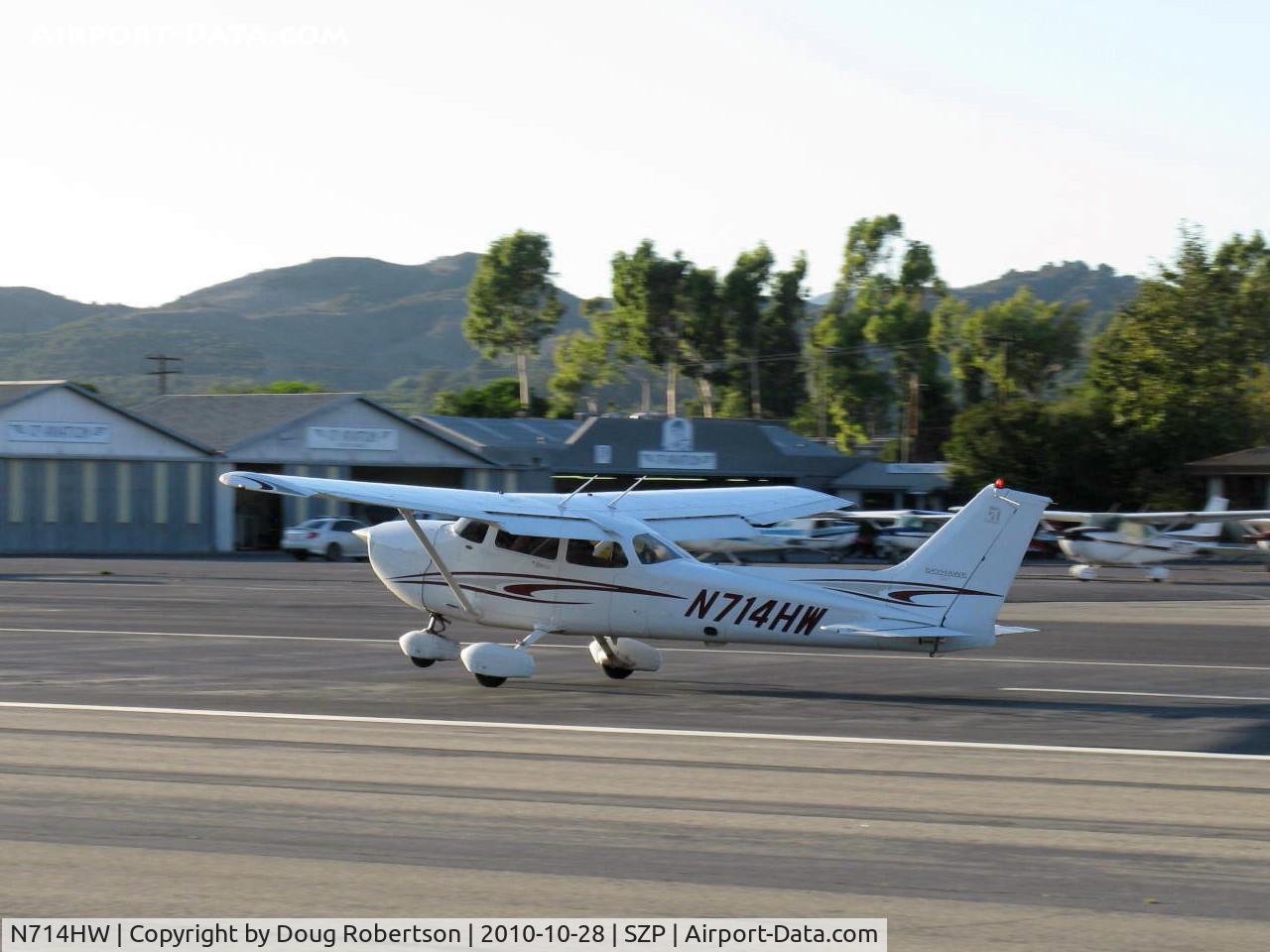 N714HW, 2005 Cessna 172S C/N 172S9855, 2005 Cessna 172S SKYHAWK SP, Lycoming IO-360-L2A 180 Hp, takeoff roll Rwy 22