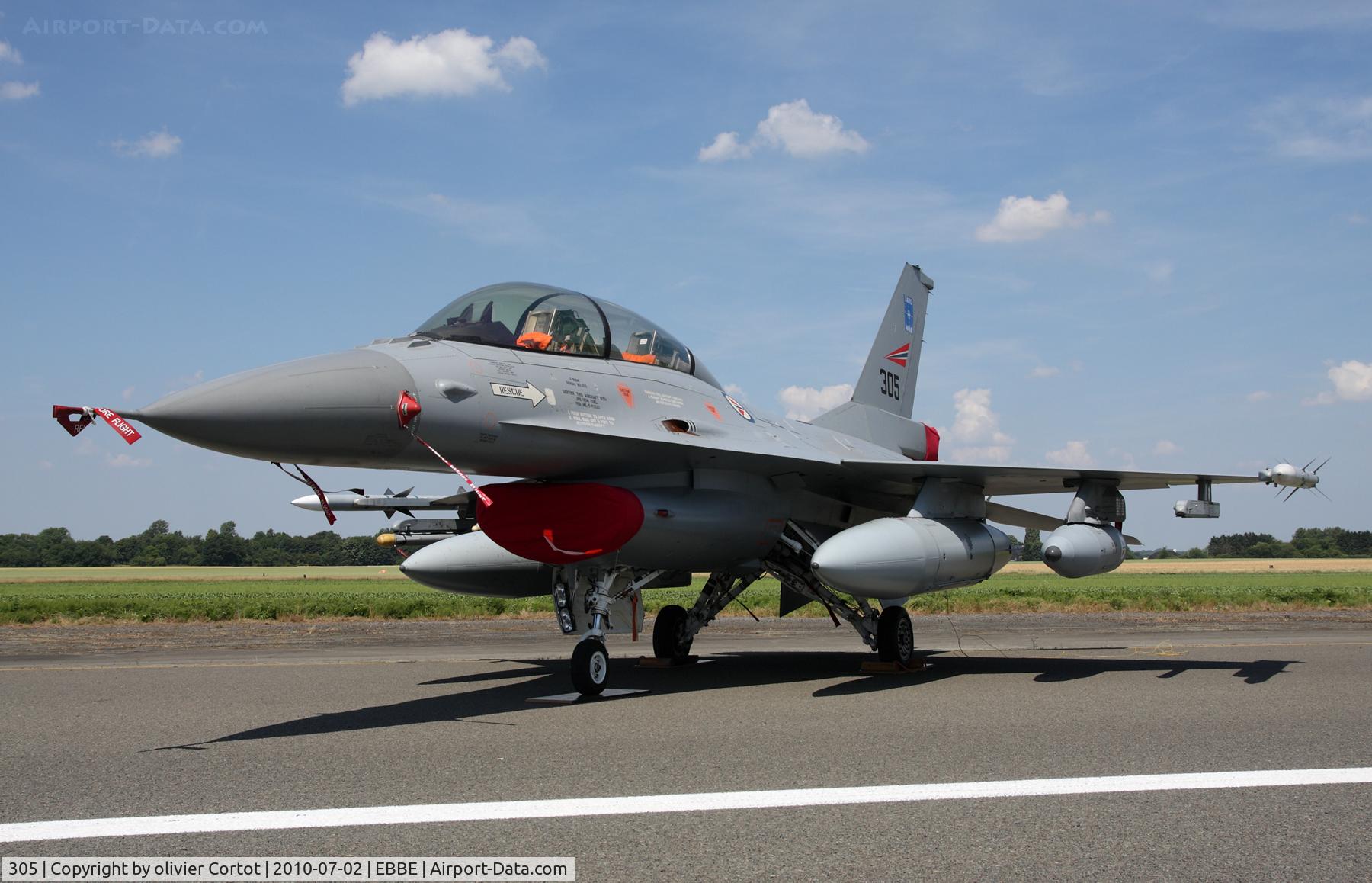 305, General Dynamics F-16BM Fighting Falcon C/N 6L-5, beauvechain Airshow 2010