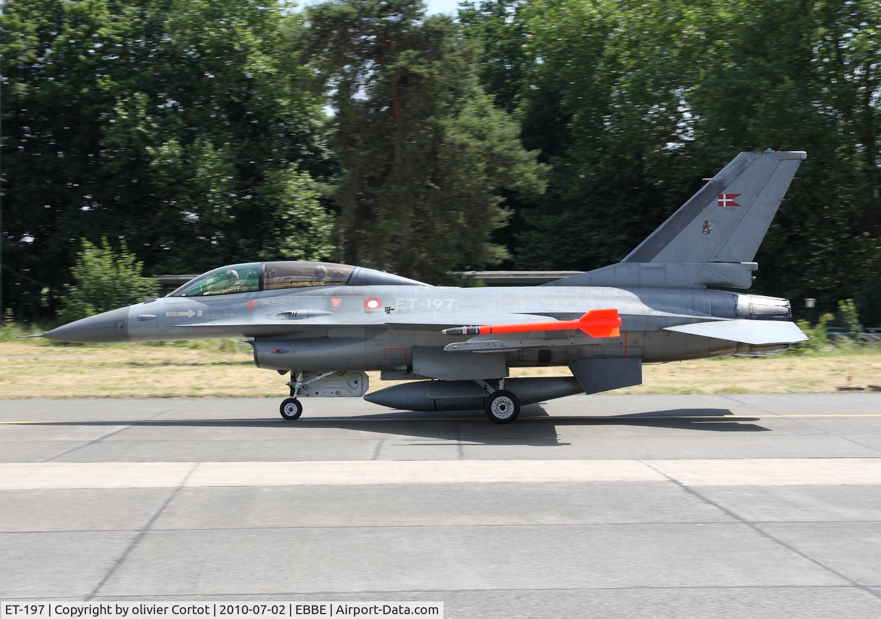 ET-197, 1978 General Dynamics F-16B Fighting Falcon C/N 6G-13, beauvechain Airshow 2010