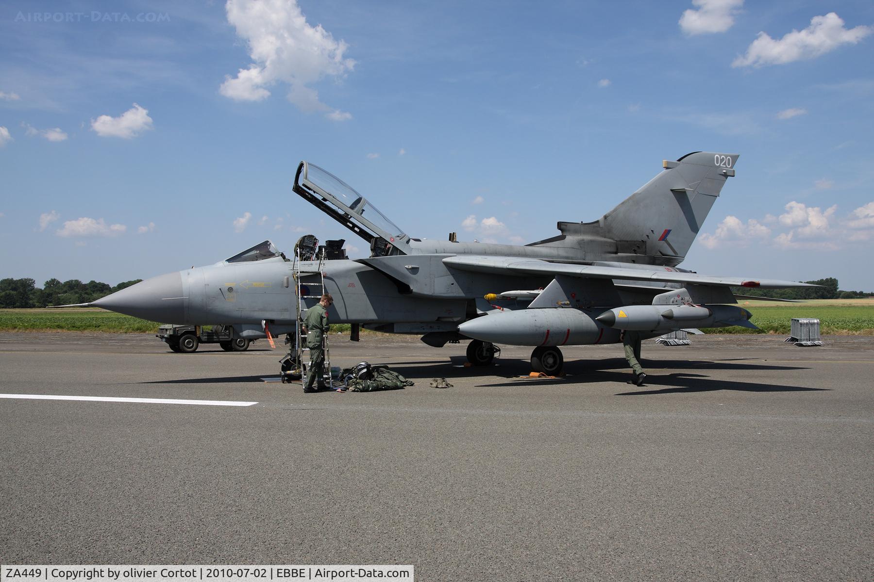 ZA449, 1983 Panavia Tornado GR.4 C/N 240/BS079/3115, beauvechain Airshow 2010