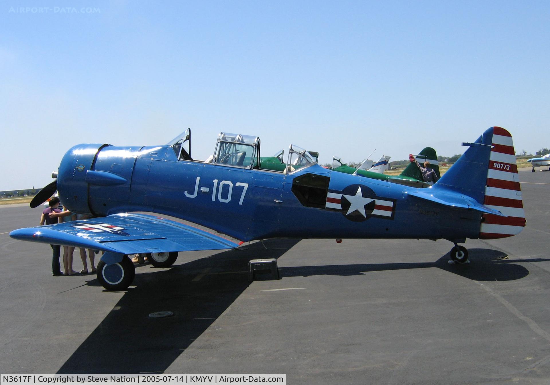 N3617F, 1958 North American AT-6D C/N 90773, North American AT-6D at Marysville, CA for joy rides (interesting color scheme, no? J-107 RNeAF? 90773 USAAF?)